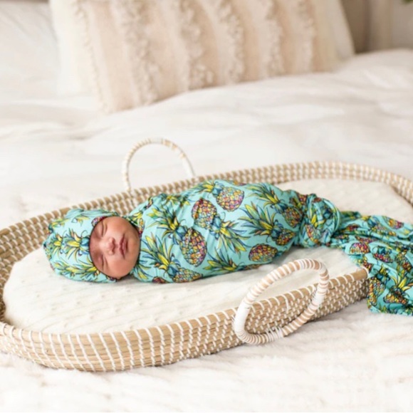 🍍NIB LBB Swaddle Set🍍 - Picture 2 of 3